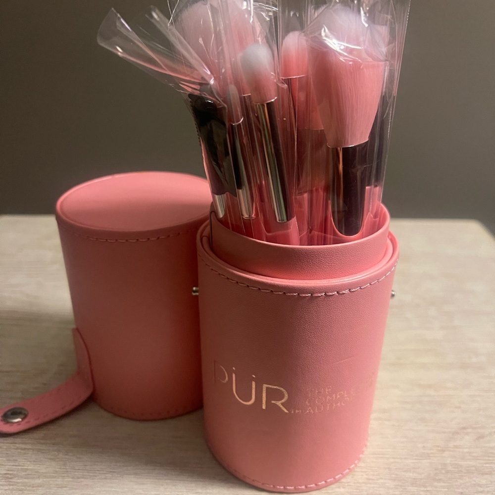 PÜR Travel Essentials 12-Piece Brush Set with Cup